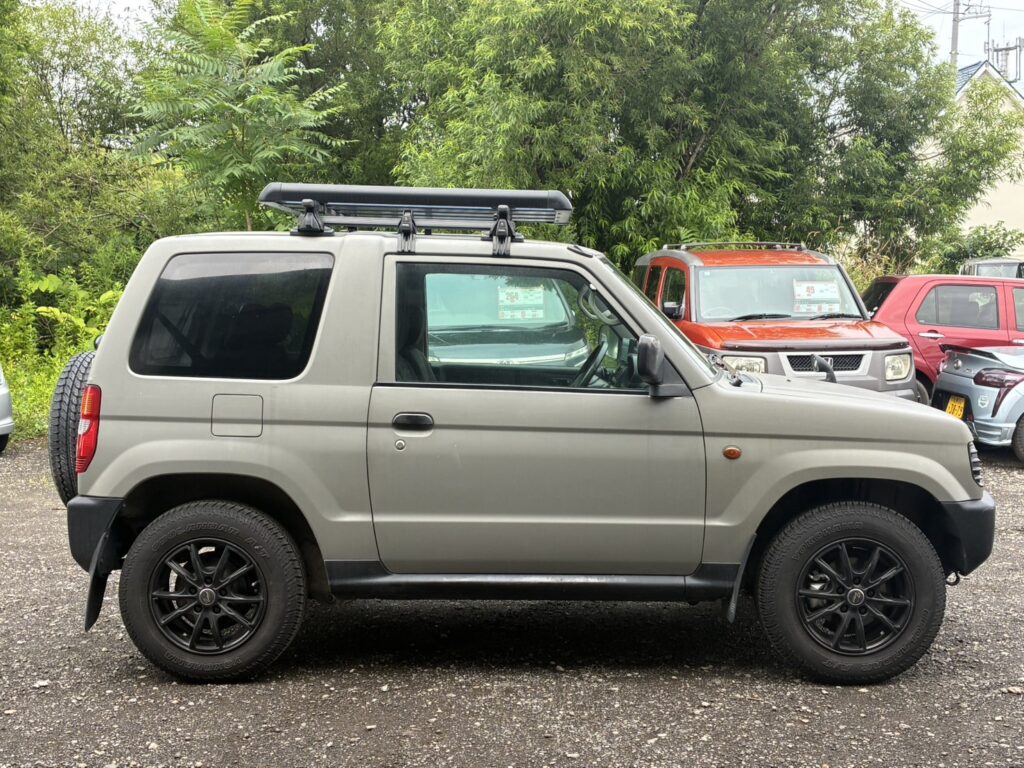 三菱 パジェロミニ リンクスX 4WD サイドビュー