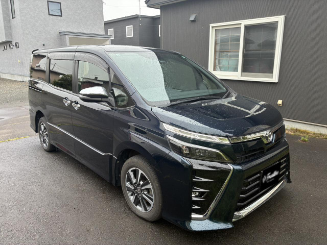 釧路市のお客様より買取したトヨタ ヴォクシー ZS 煌Ⅲ 4WD